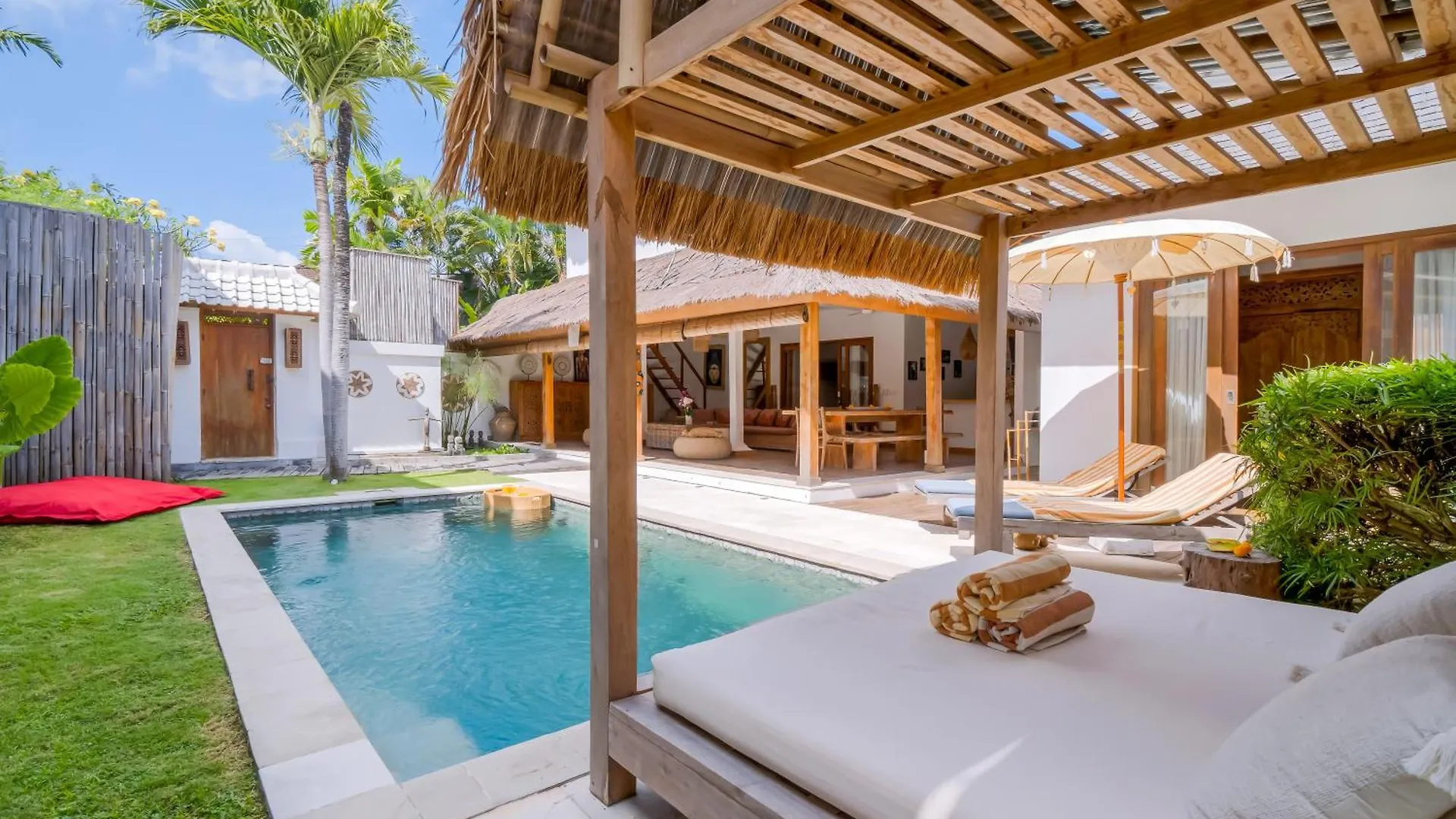 Villa Waterlily By Villa Finder Seminyak