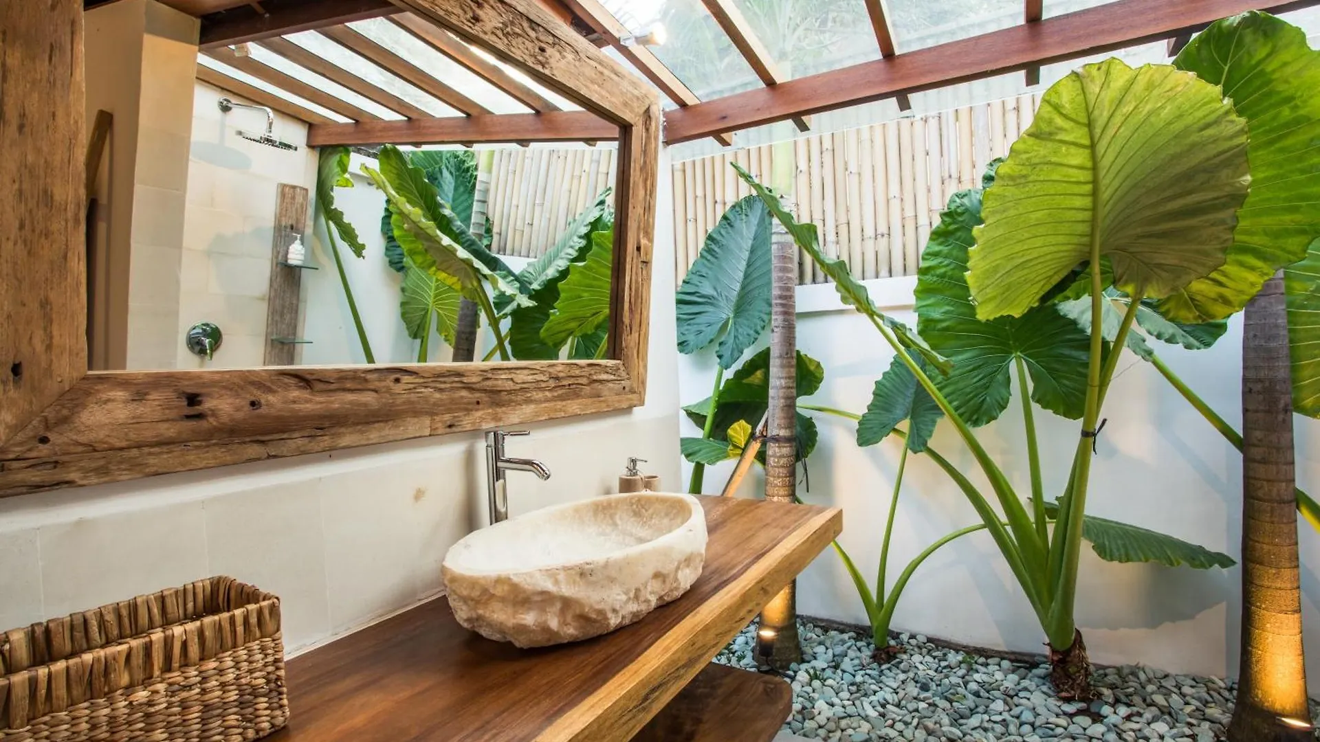 Villa Waterlily By Villa Finder Seminyak