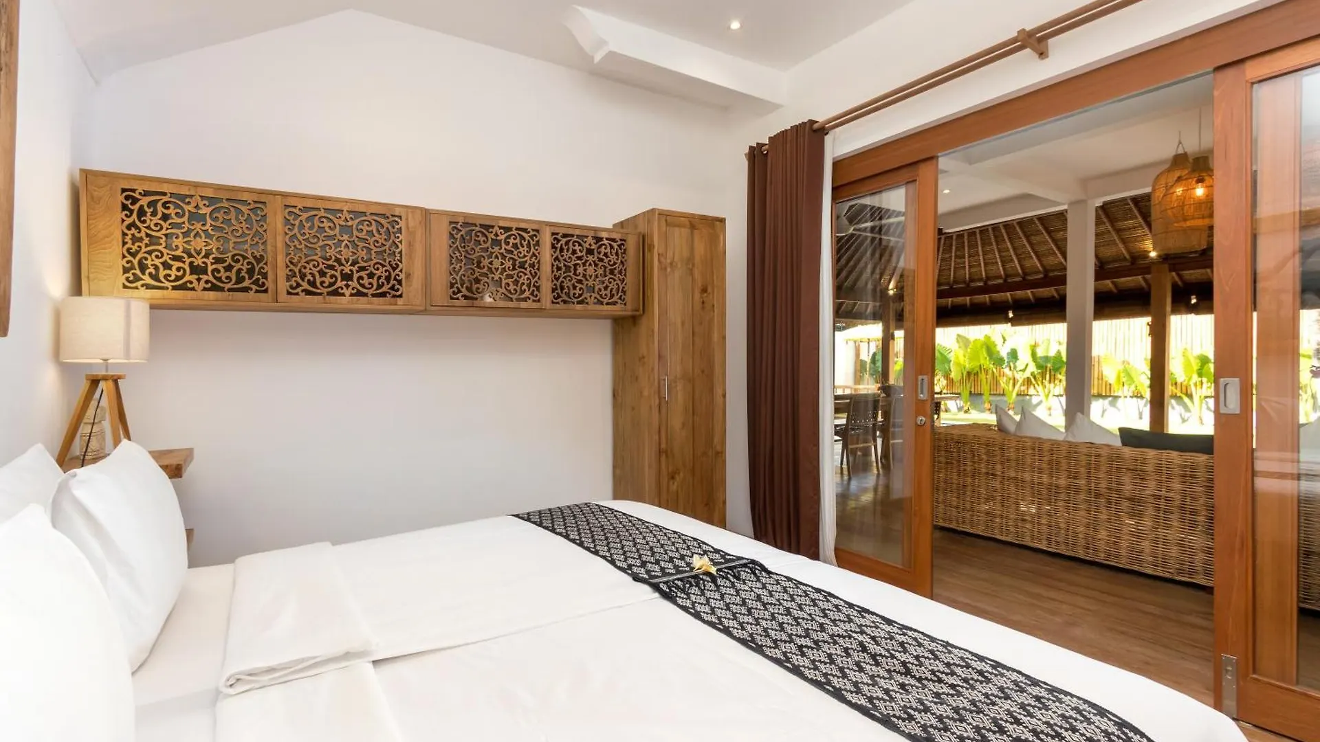 Villa Waterlily By Villa Finder Seminyak