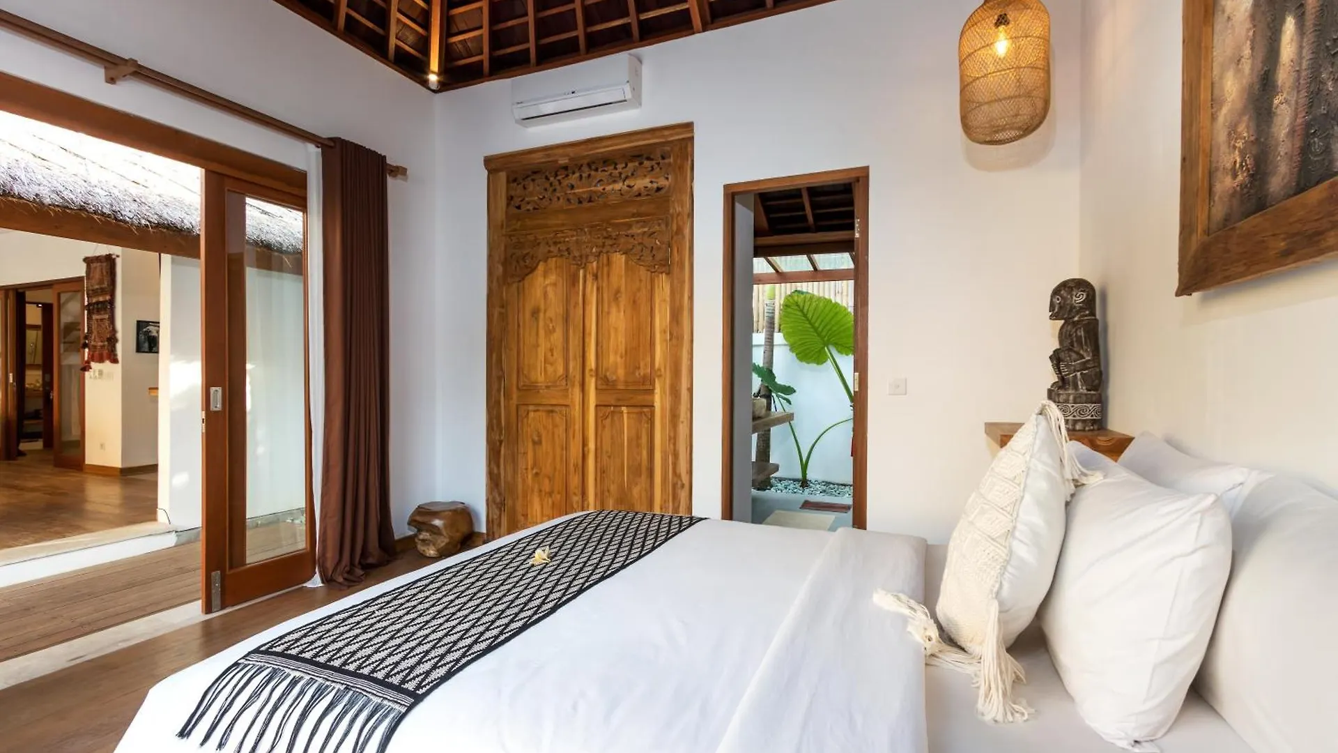 Villa Waterlily By Villa Finder Seminyak