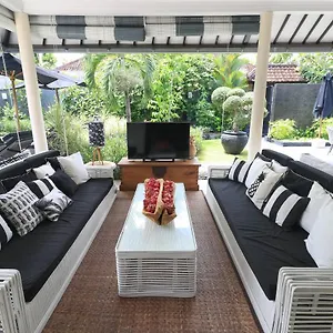 Villa Bloom 1 - 4 Bedrooms, 4 Bathrooms, Private Pool Close To The, Seminyak (Bali)